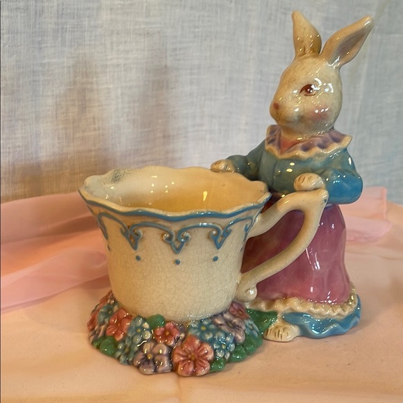 Charming Rabbit Teacup figurine /candle holder /candy dish - Picture 1 of 2